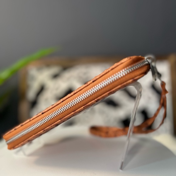 Wristlet - Picture 4 of 16